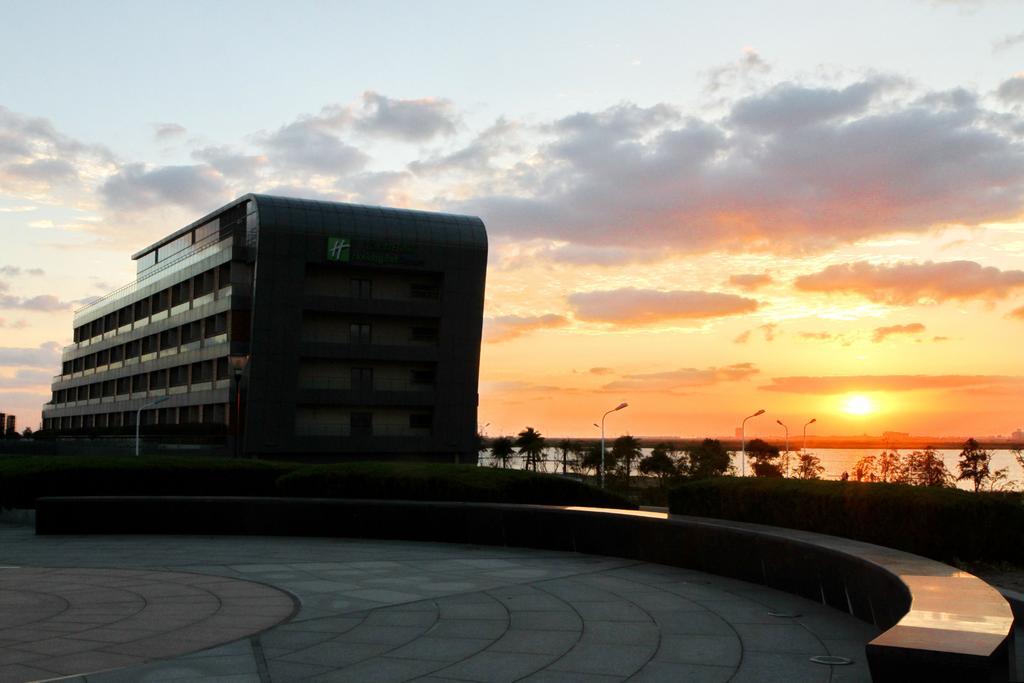 Holiday Inn Express Shanghai Nanhuizui Bagian luar foto