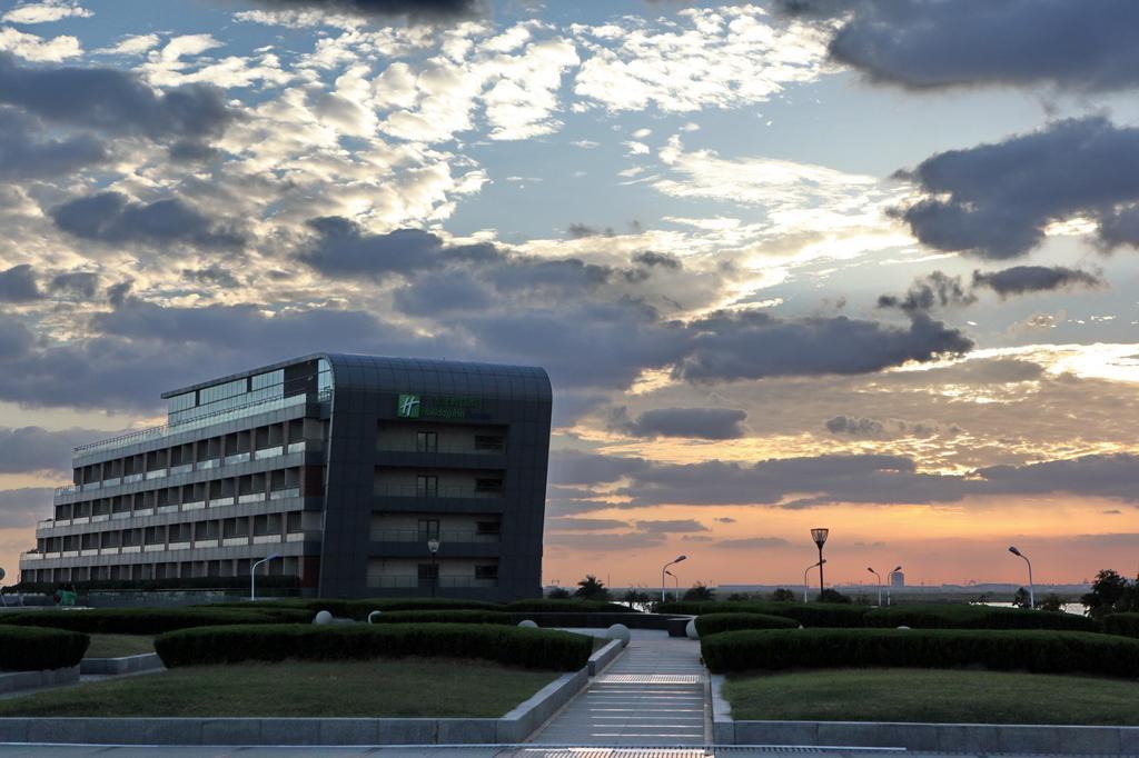 Holiday Inn Express Shanghai Nanhuizui Bagian luar foto