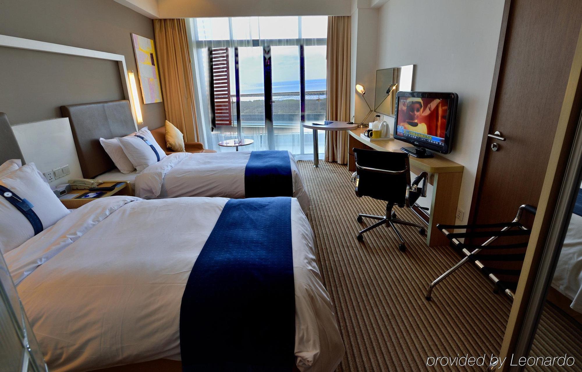 Holiday Inn Express Shanghai Nanhuizui Bagian luar foto