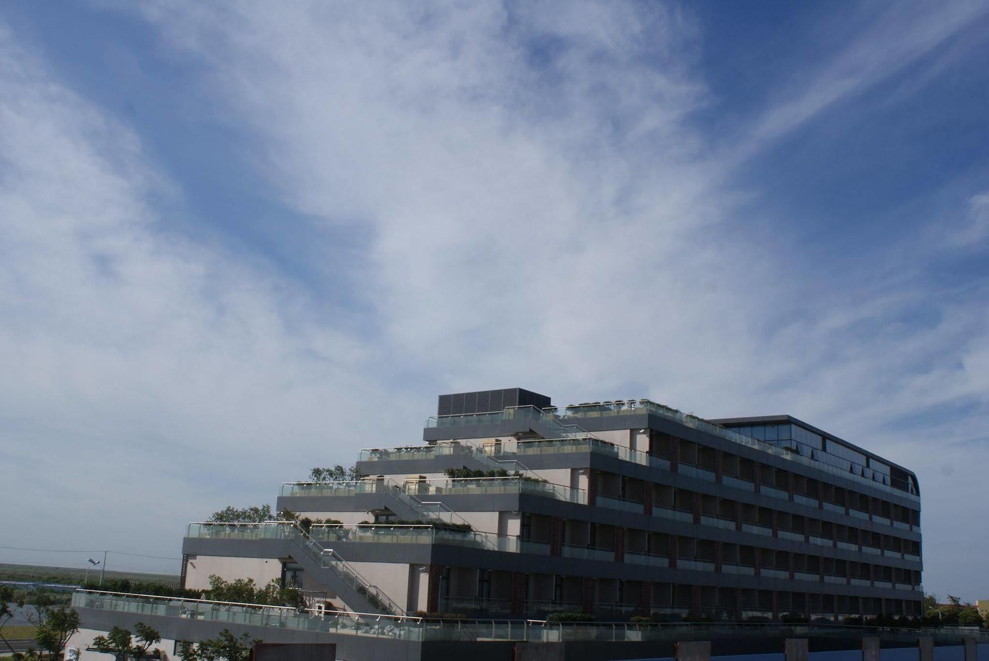 Holiday Inn Express Shanghai Nanhuizui Bagian luar foto